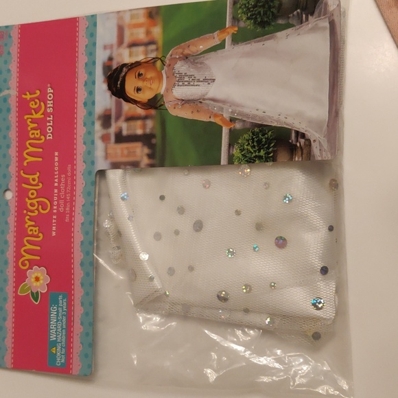 Our generation 18" doll by battat, new white sequin ballgown, sunglasses lot - Picture 12 of 16